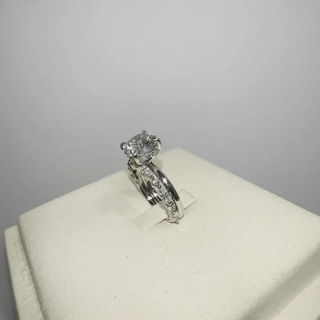 Solid 14k Gold 2.6ct (E VVS2) Lab Round Diamond Ring and Lab Marquise/Round Diamond Band( RO 835 )