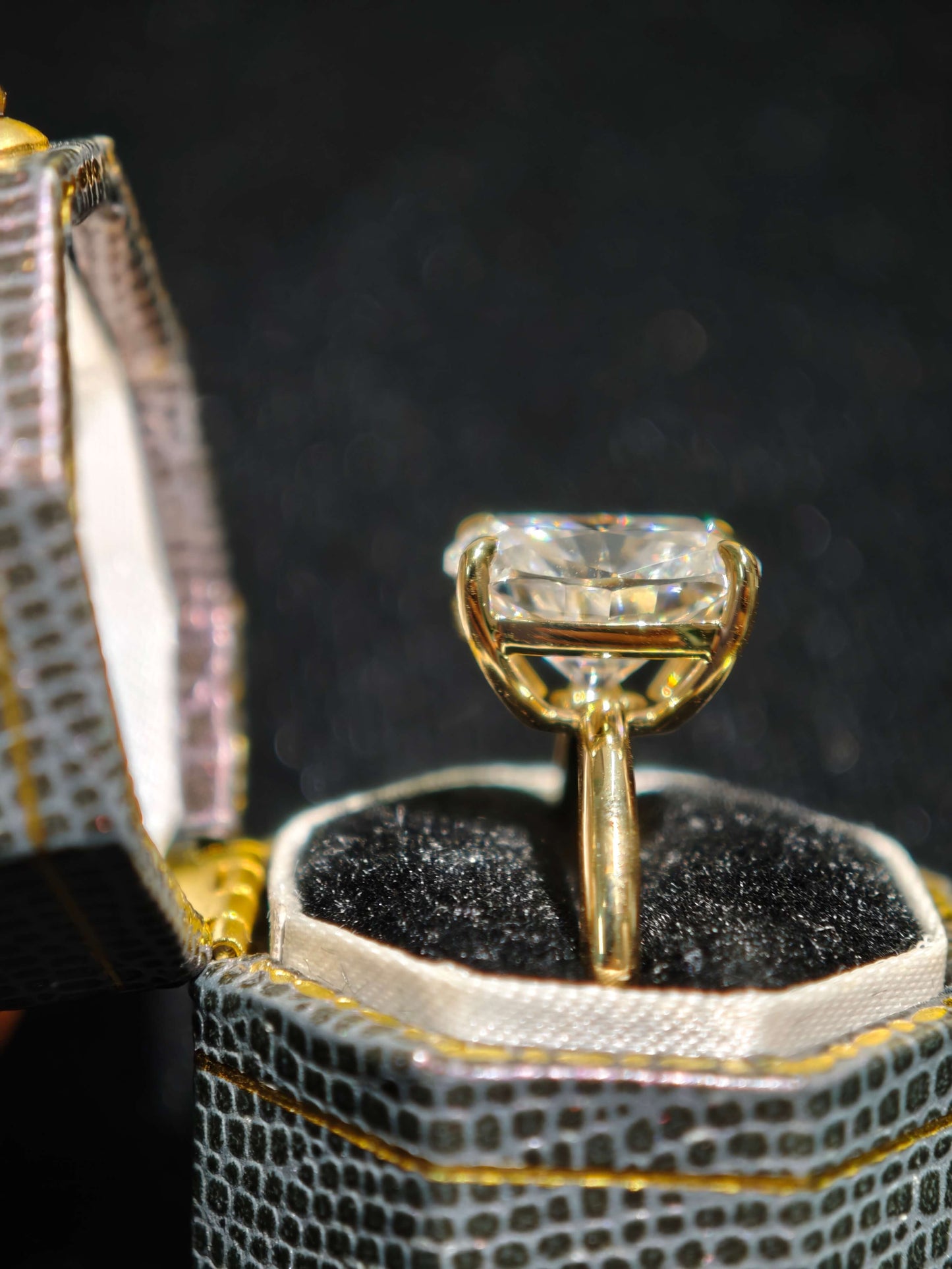 5.0ct Cushion Lab Diamond Engagement Ring, 14K Gold, VS1 Clarity( CUX 0894 )