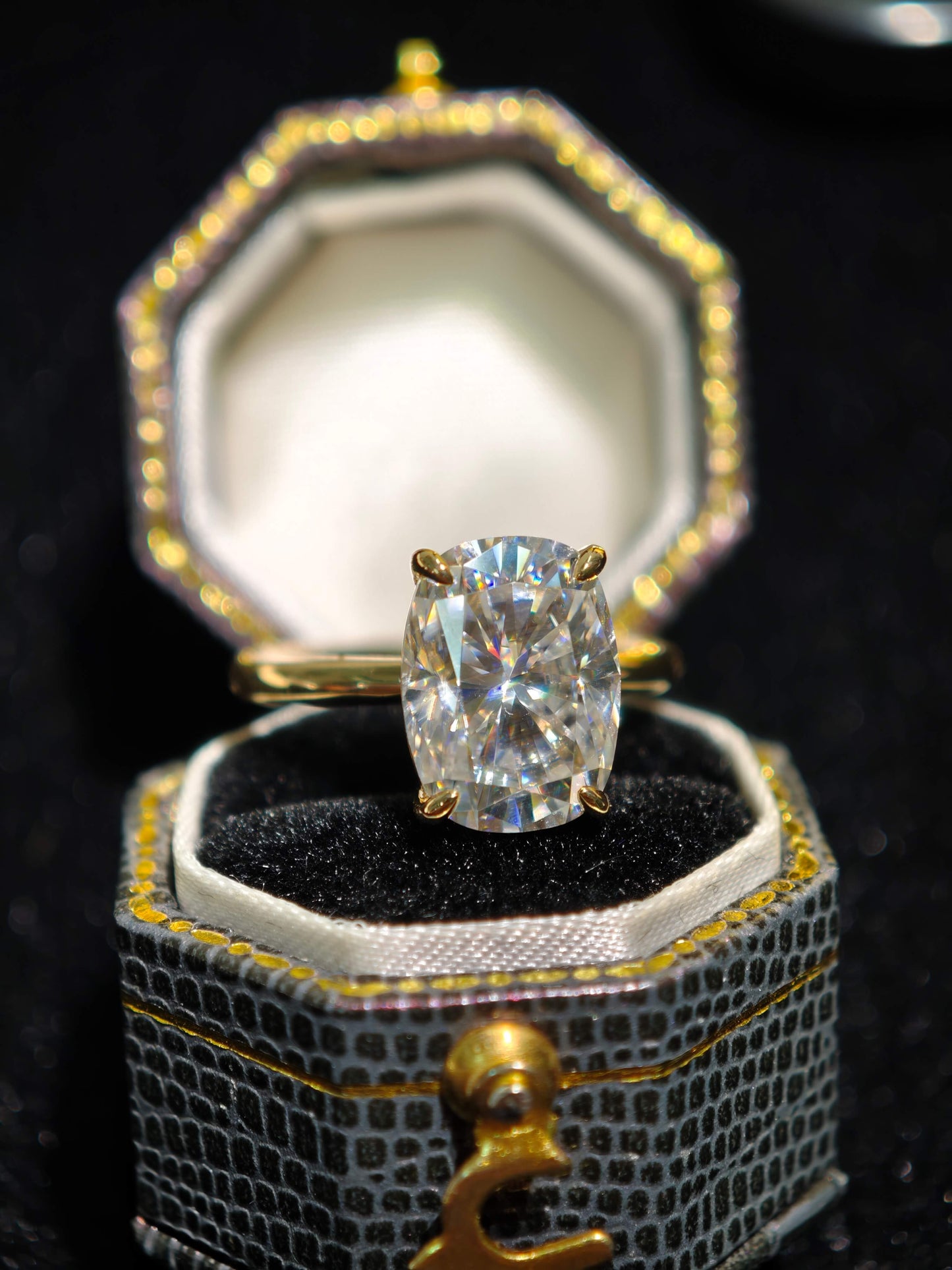 5.0ct Cushion Lab Diamond Engagement Ring, 14K Gold, VS1 Clarity( CUX 0894 )
