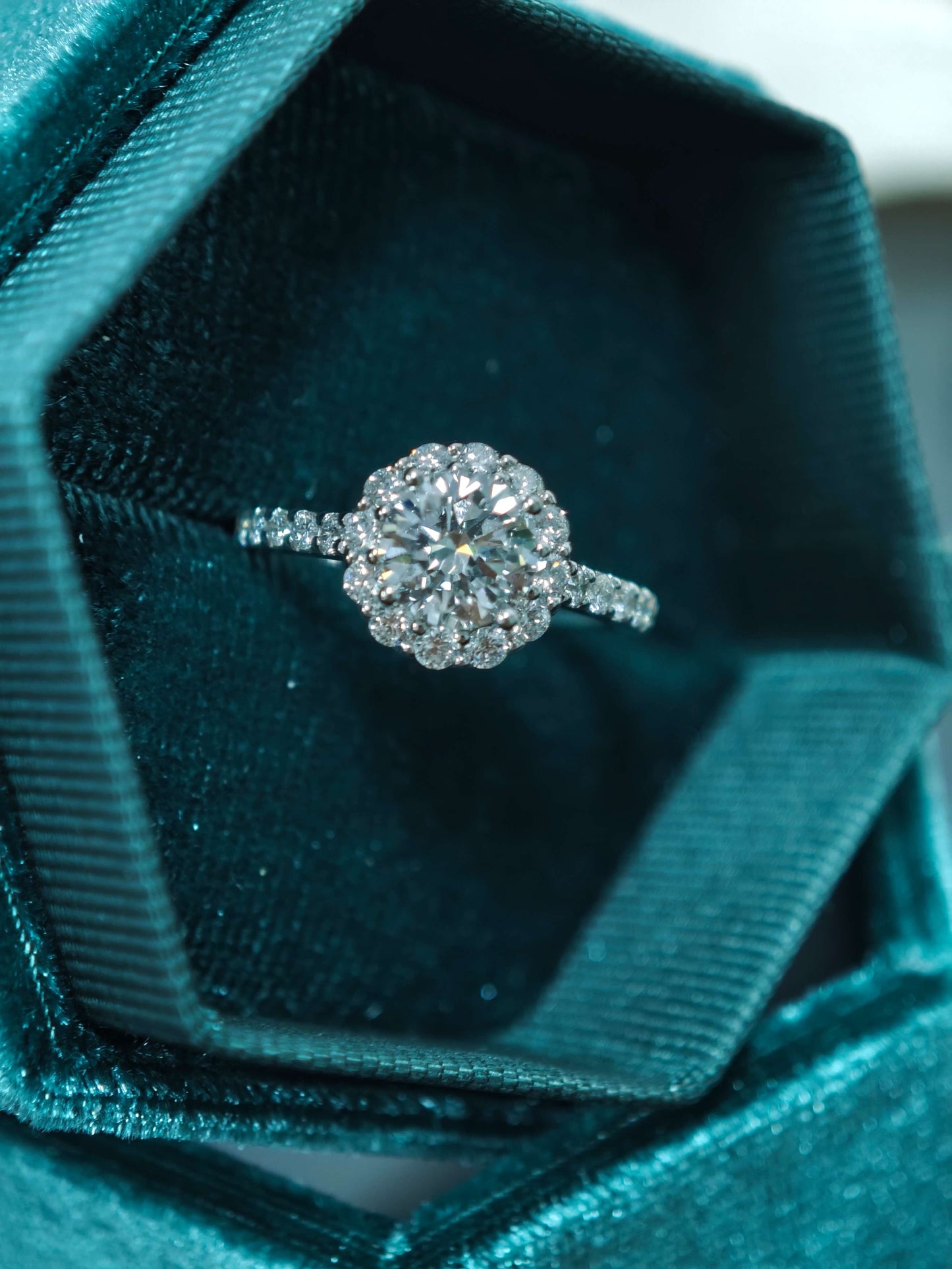 1ct D VVS2 Round Brilliant Cut Halo Ring Lab Grown Diamond Engagement Ring ( ROX 0898 )