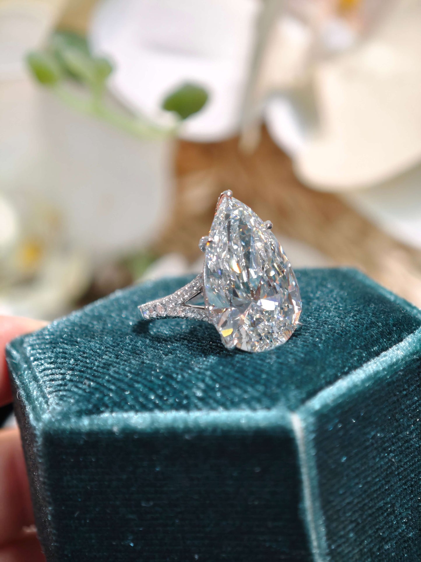 10.58ct 9K Gold Lab Pear Diamond Ring - Pear cut Water Drop Shape, E VVS2 Hidden Halo Cathedral Setting (PEX 0069)