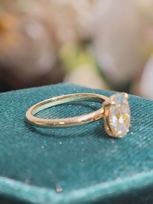 1.55ct D VVS2 Lab Grown Oval Diamond 14K Yellow Gold 1.8mm Band Width Engagement Ring IGI Certificate Plaint Setting Solitaire Diamond Ring (OVX 0084)