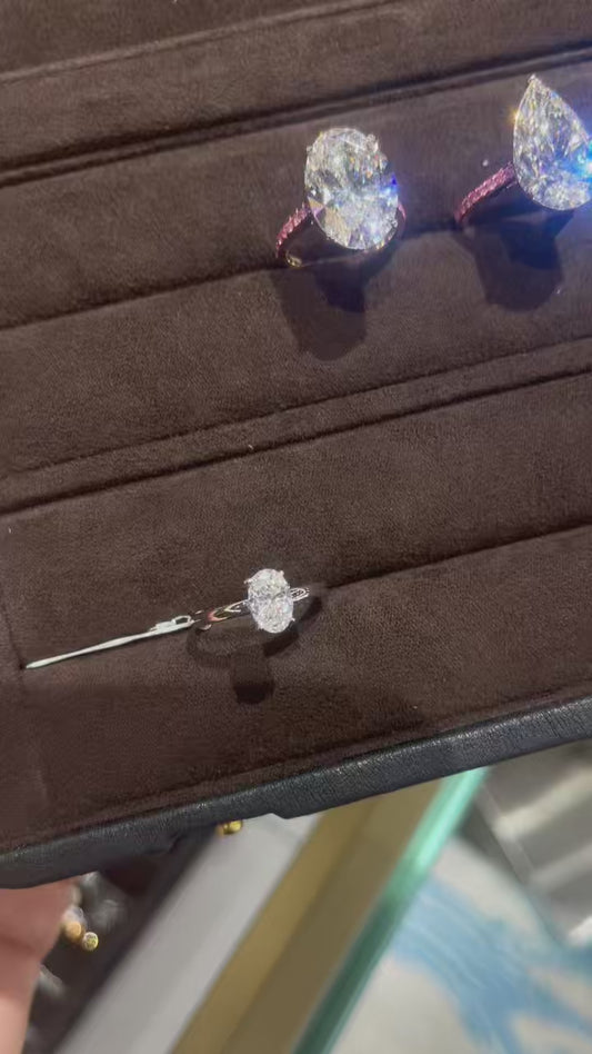 Berna TIKTOK LIVESTREAM 1 CARATS Oval E color VS1 hidden halo Lab Grown Diamond platinum