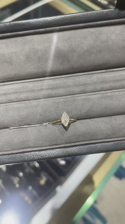 Kayl TIKTOK LIVESTREAM  solid 18K yellow gold with main ring two pieces of triangles ring and plain band paved with small diamonds ring sets size 6